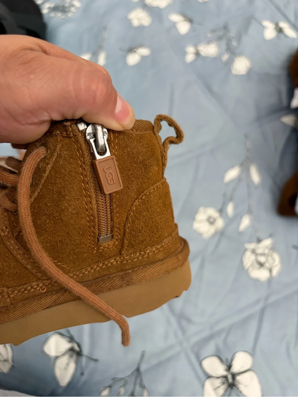 UGG Kids Brown Suede Lace-Up Boots size 7